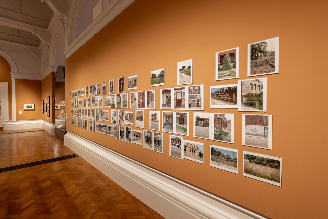 Fotografien von Peggy Buth im V&A London zu sehen