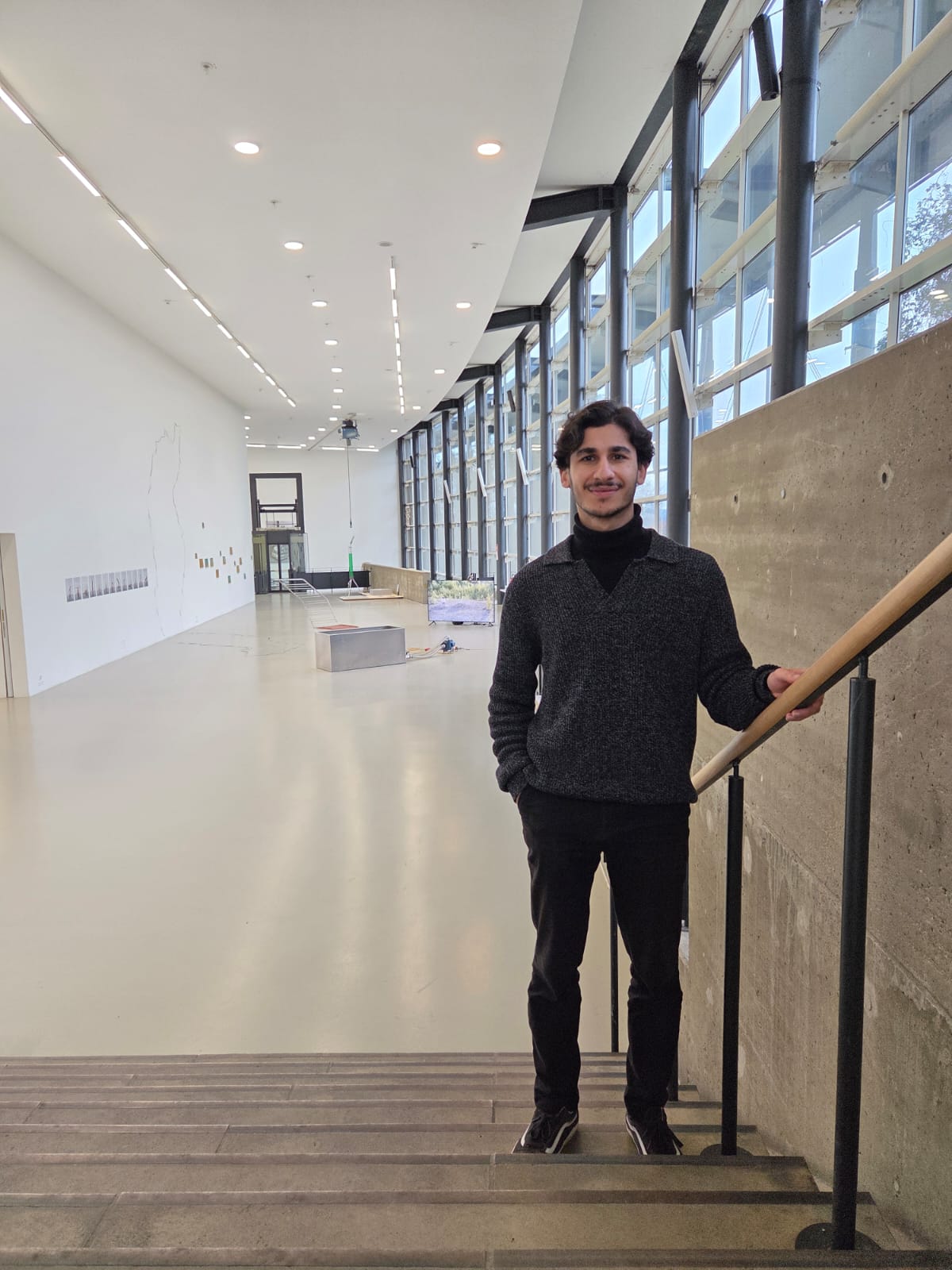 Pejman Ayoubzadeh: Vom Jurastudium zur Kunstwissenschaft